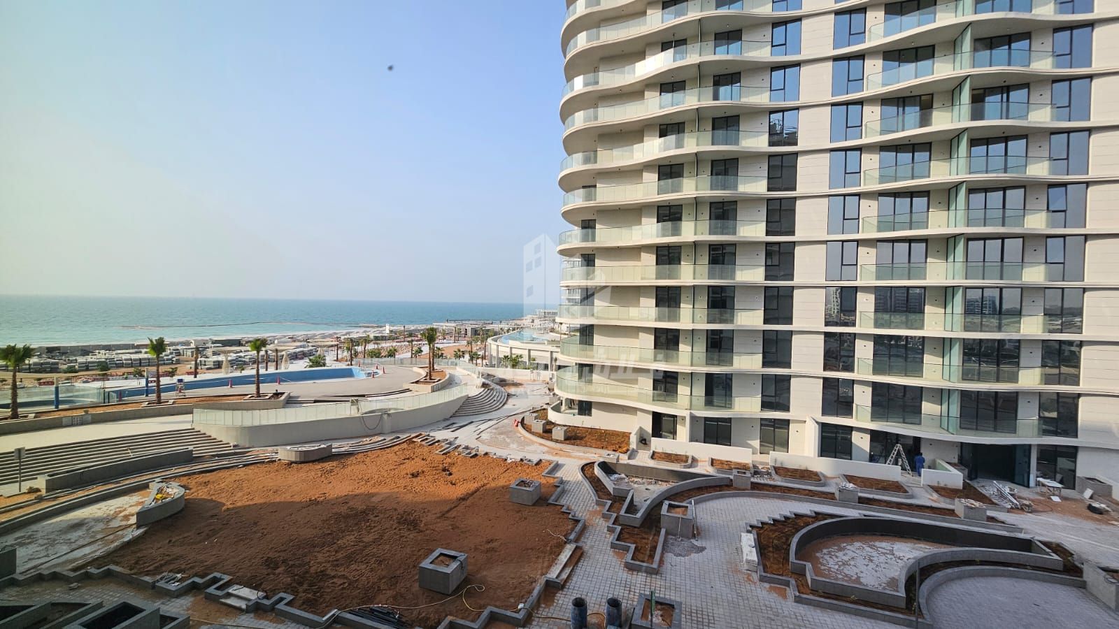 Middle floor I Beach front project I Lagoon Side