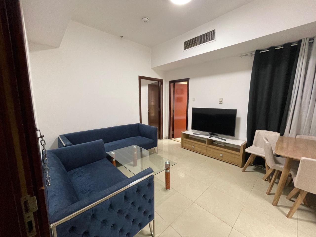 FULLY FURNISHED 1 BHK WITH BALCONY FREE WIFI ONLY IN 4200 IN AL NAHDA SHARJAH