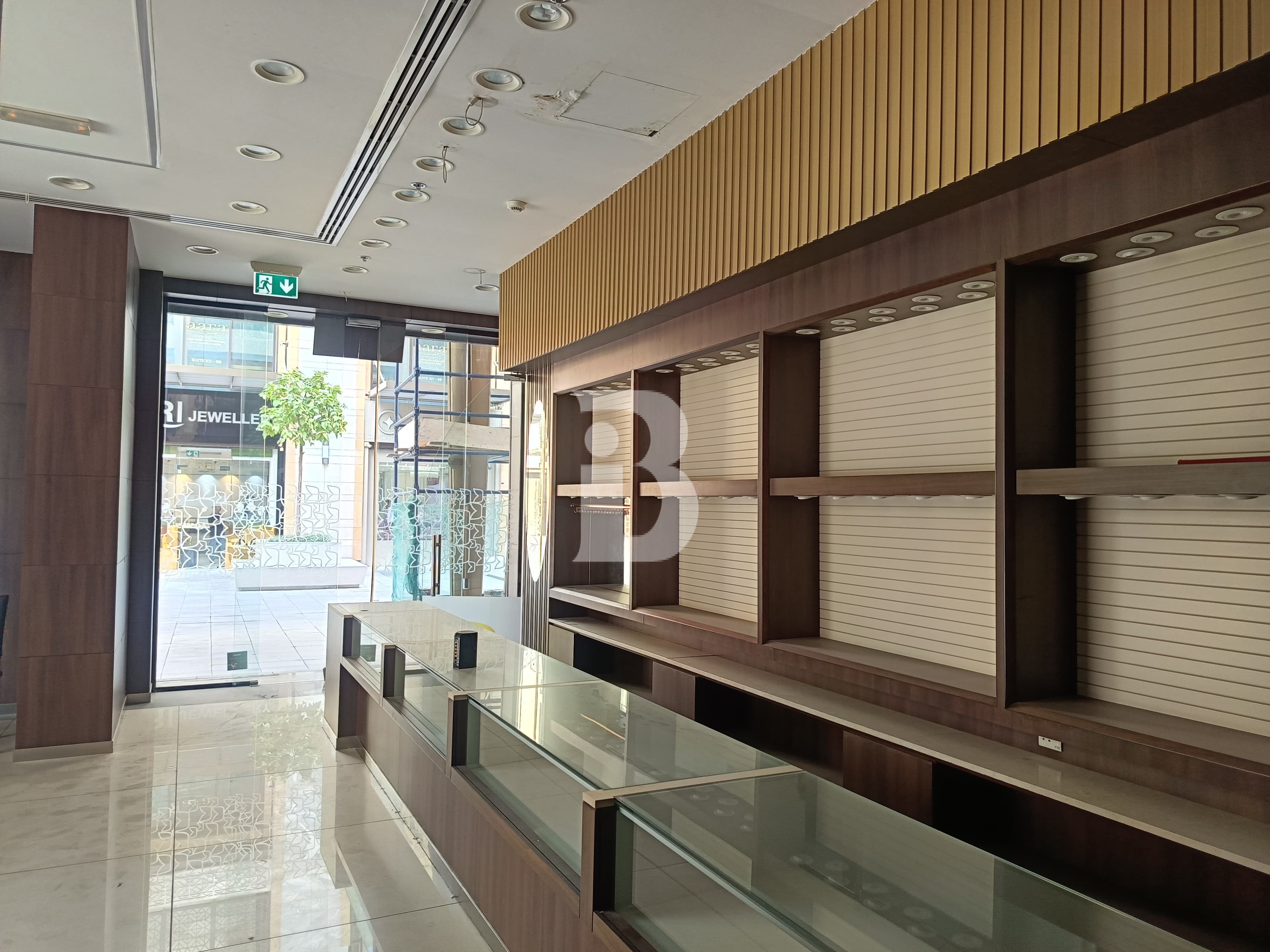 Premium Showroom | No Key Money