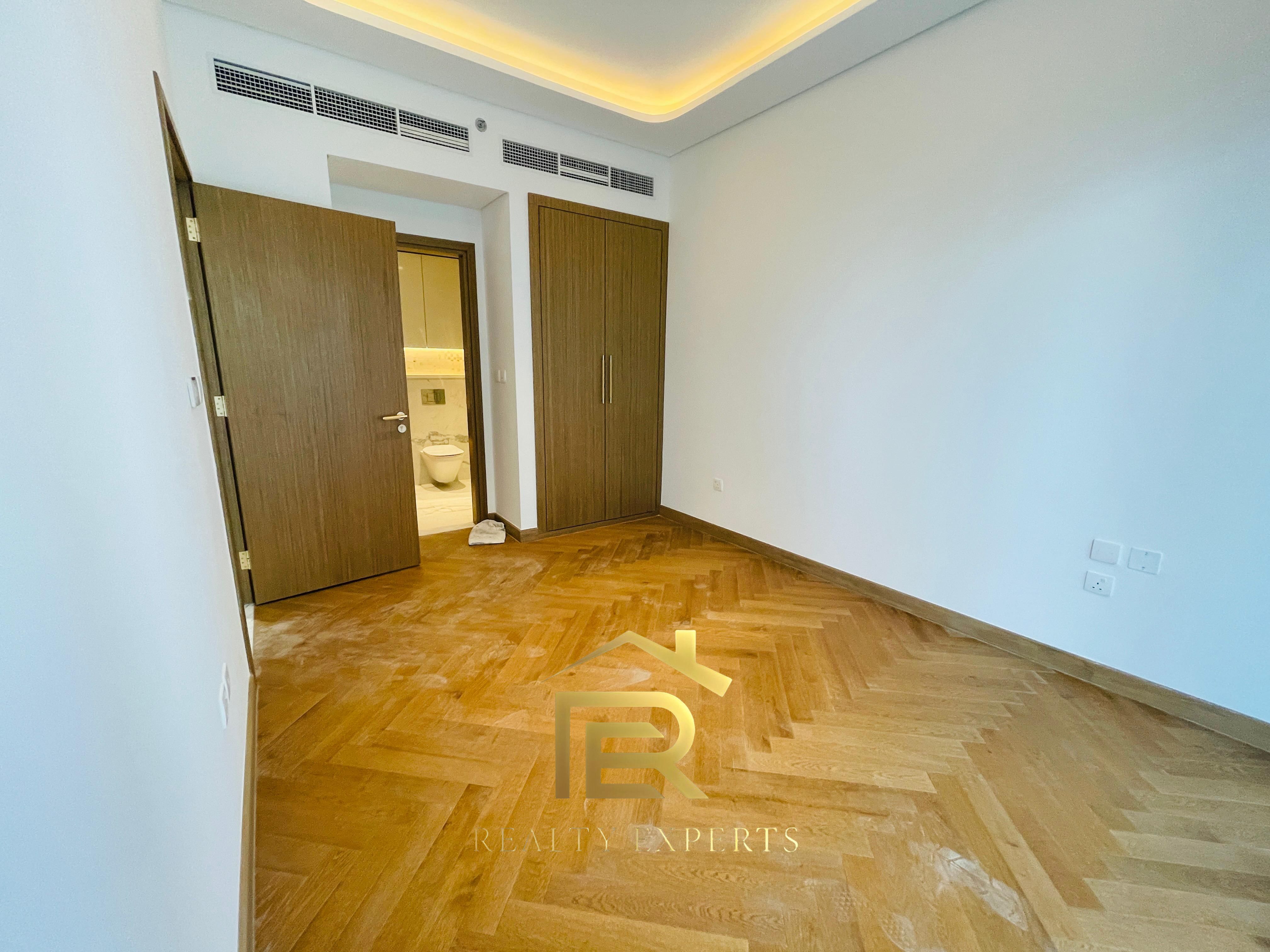 Spacious 2 BR With Pool View Chiller Free Vacant