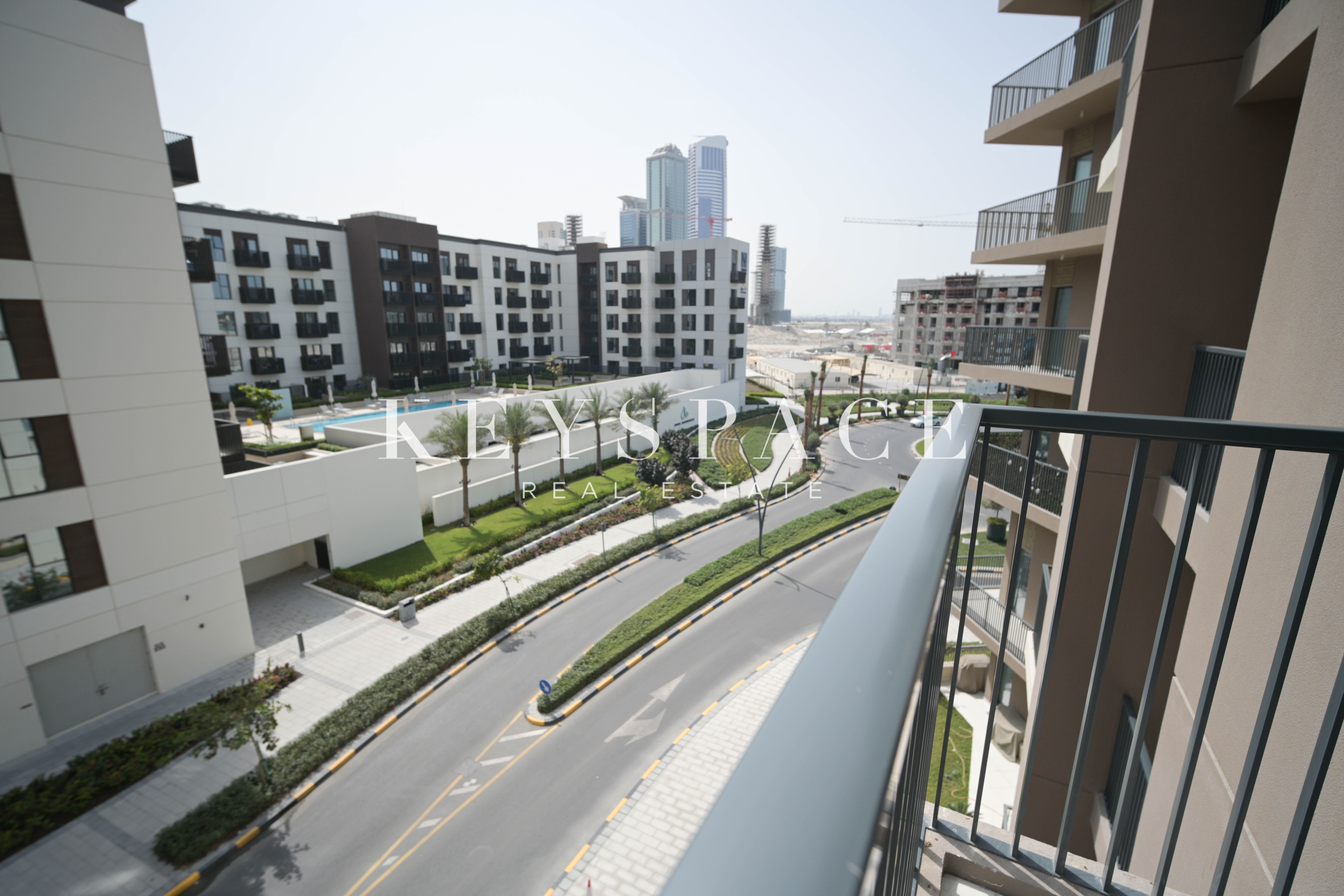 Prime Sea-Facing Apartment | Vacant & Resale Ready