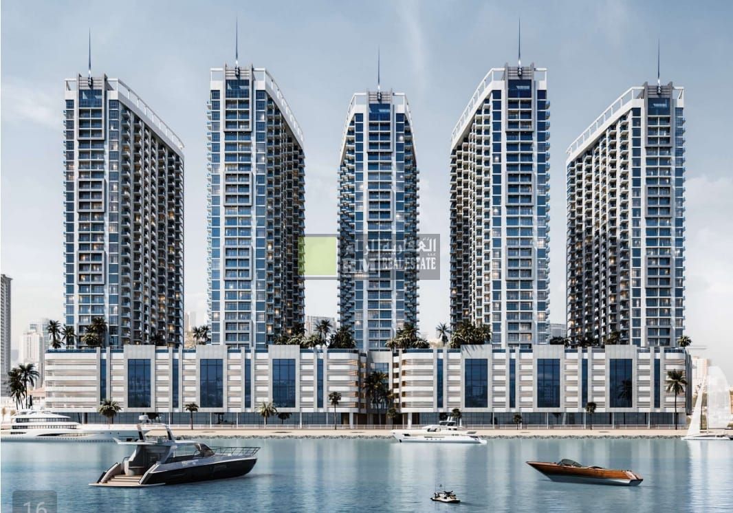 Luxury waterfront apartments in Creek tower Ajman