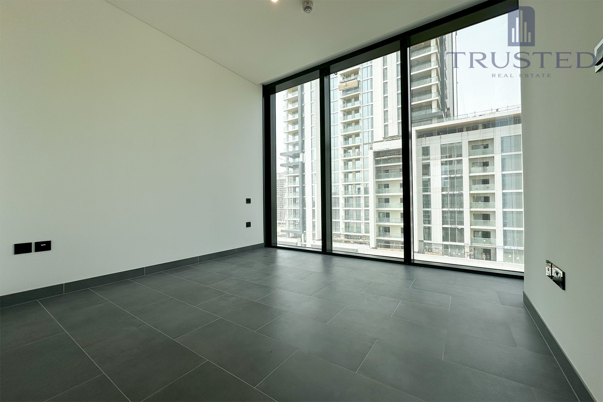 Unfurnished | 1BR + Study | Newly Built