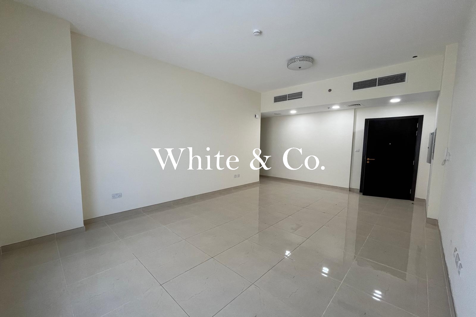 Chiller Free | Close to Metro | Multiple Options