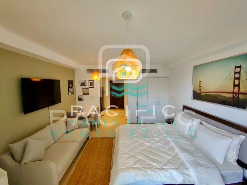 SEA FRONT I HIGH FLOOR I STUDI I FOR SALE