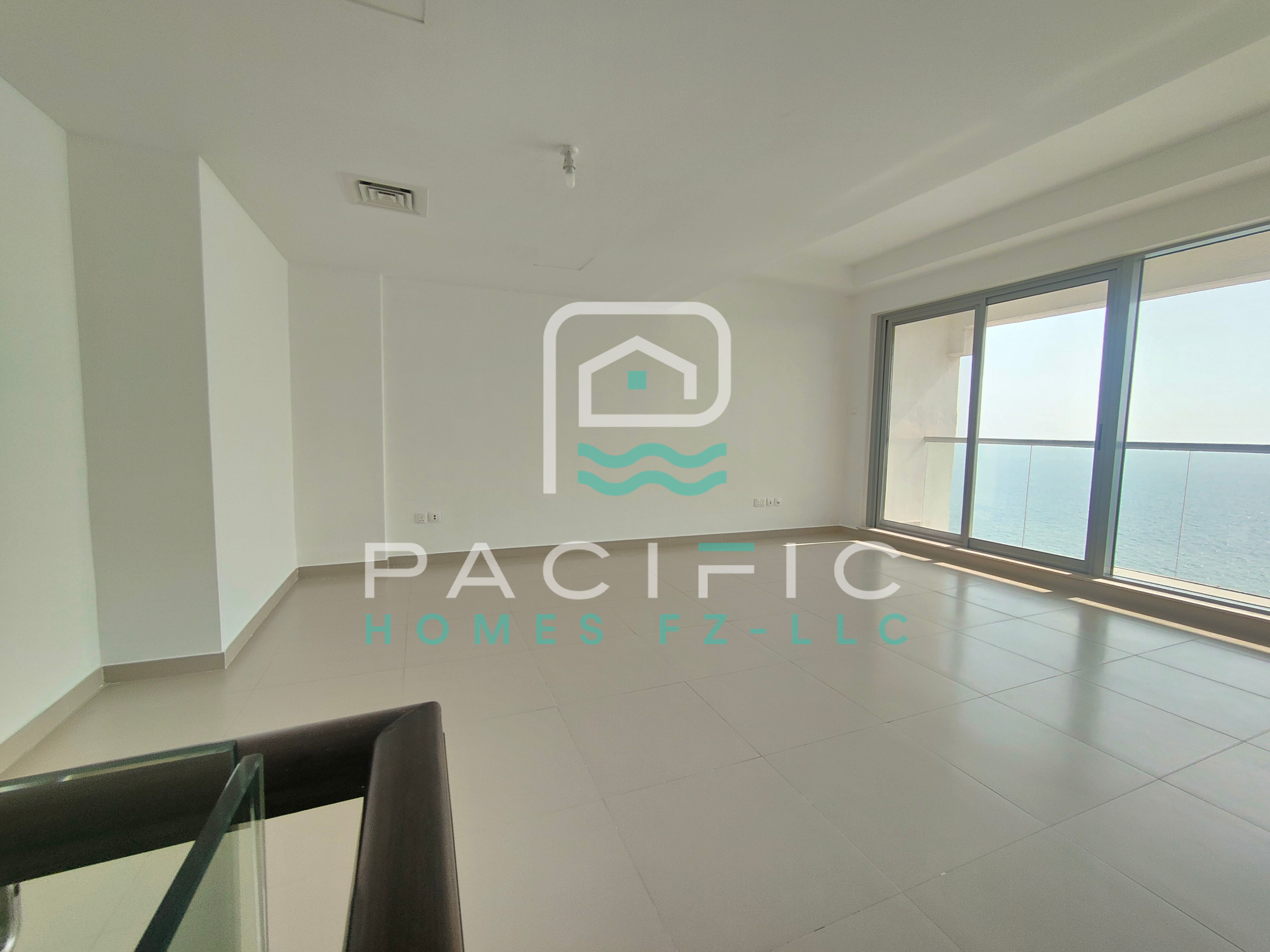 Unobstructed Sea Front Duplex Apt | Beach Access