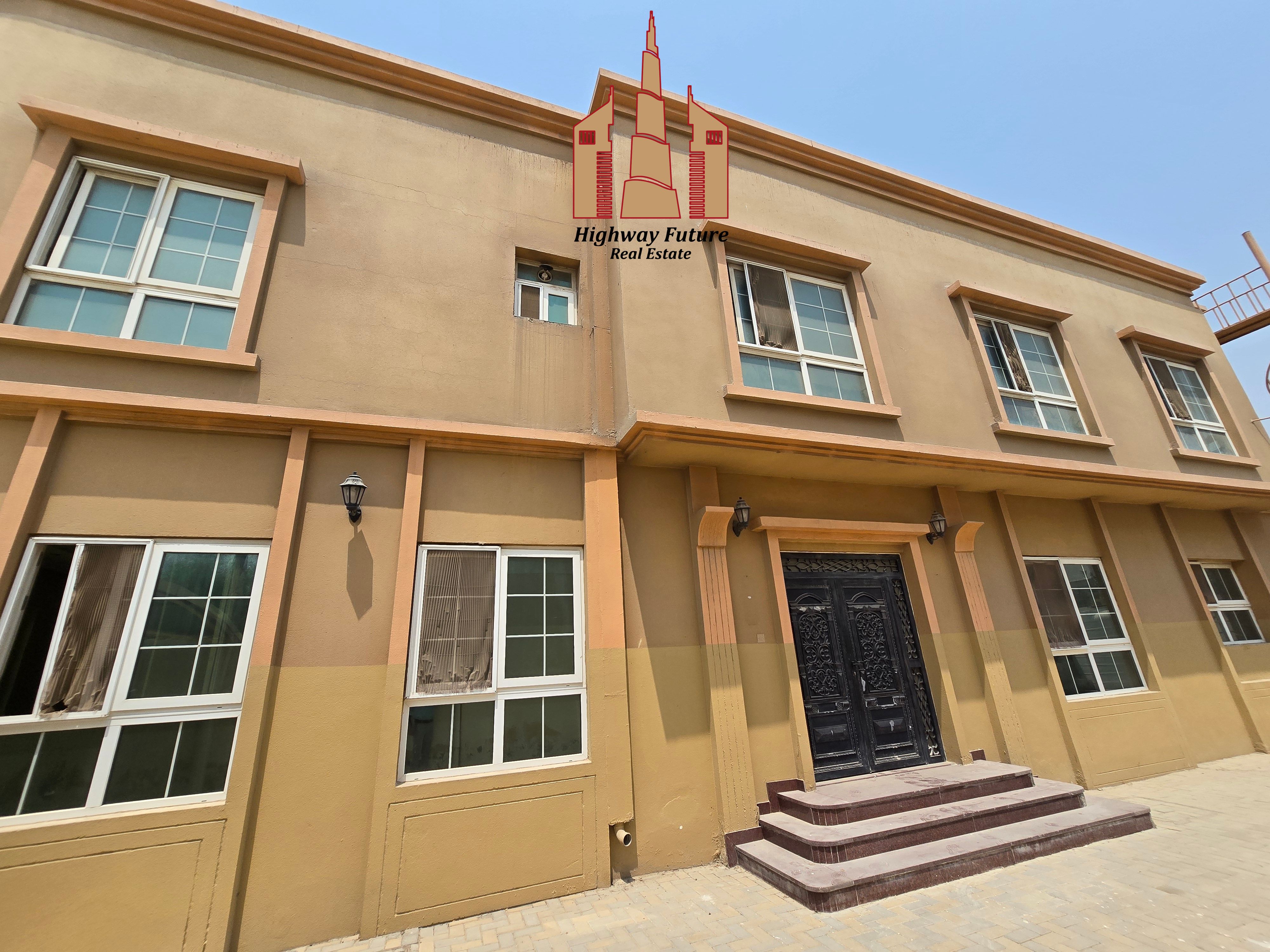 Like new neat and clean 4 bedroom villa hall Majlis Maid room central ac balcony wardrobes parking 95k