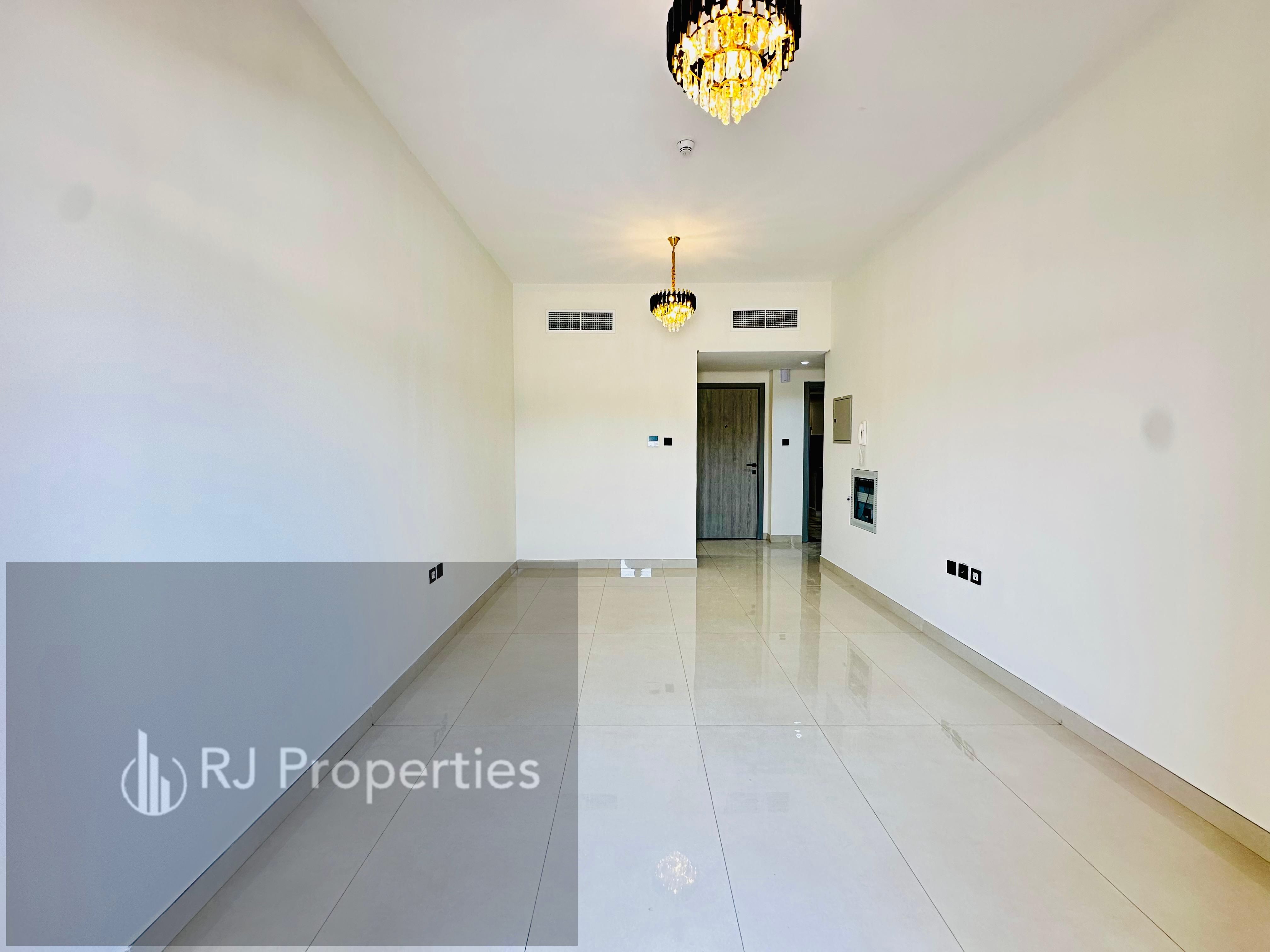 Brand new family building - 1 bhk apartment - bright - spacious - balcony - easy access for Dubai