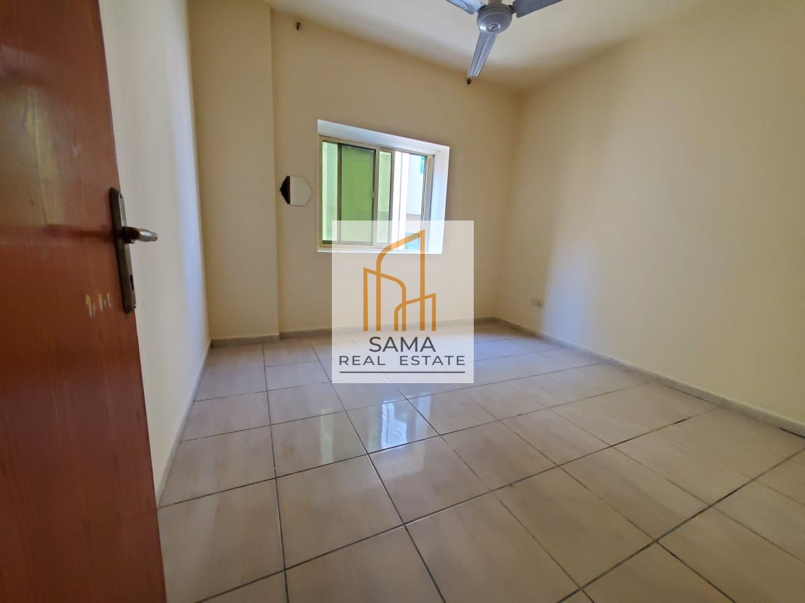 SPACIOUS 1 BHK WITH BALCONY CLOSE TO THUMBAY HOSPITAL MUWIALLLAH RENT 30K