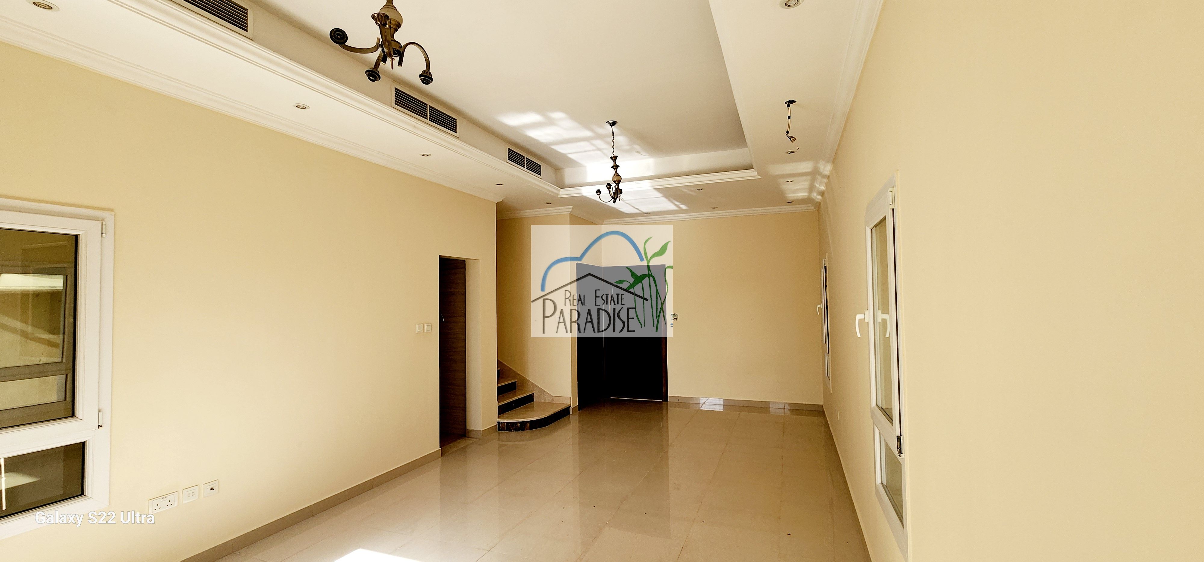 available 6 bedroom 4 master villa/ specious living/dinning area / fitted kitchen store room/laundry room/shared s/pool 3 parking/for rent in mirdif