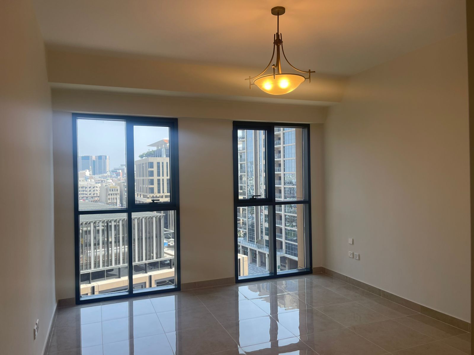 Hot Deal 2bhk in OSHA 1 with 5% discount and 2 months free