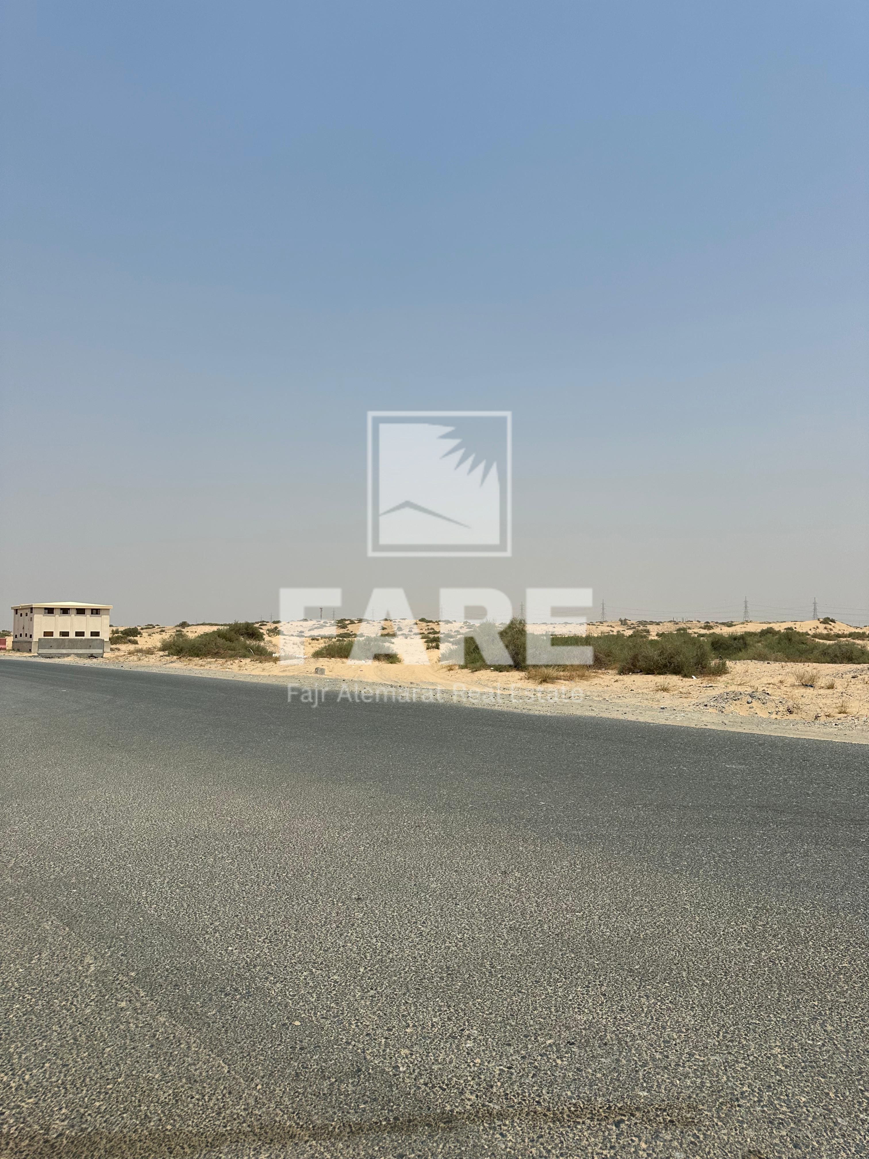 For sale, a plot of land with a commercial permit, residential offices, for Gulf ownership only