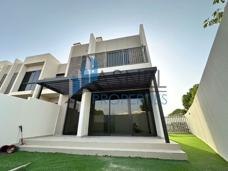 Amazing 3Bedroom + Maid | UnFurnished | Single Row