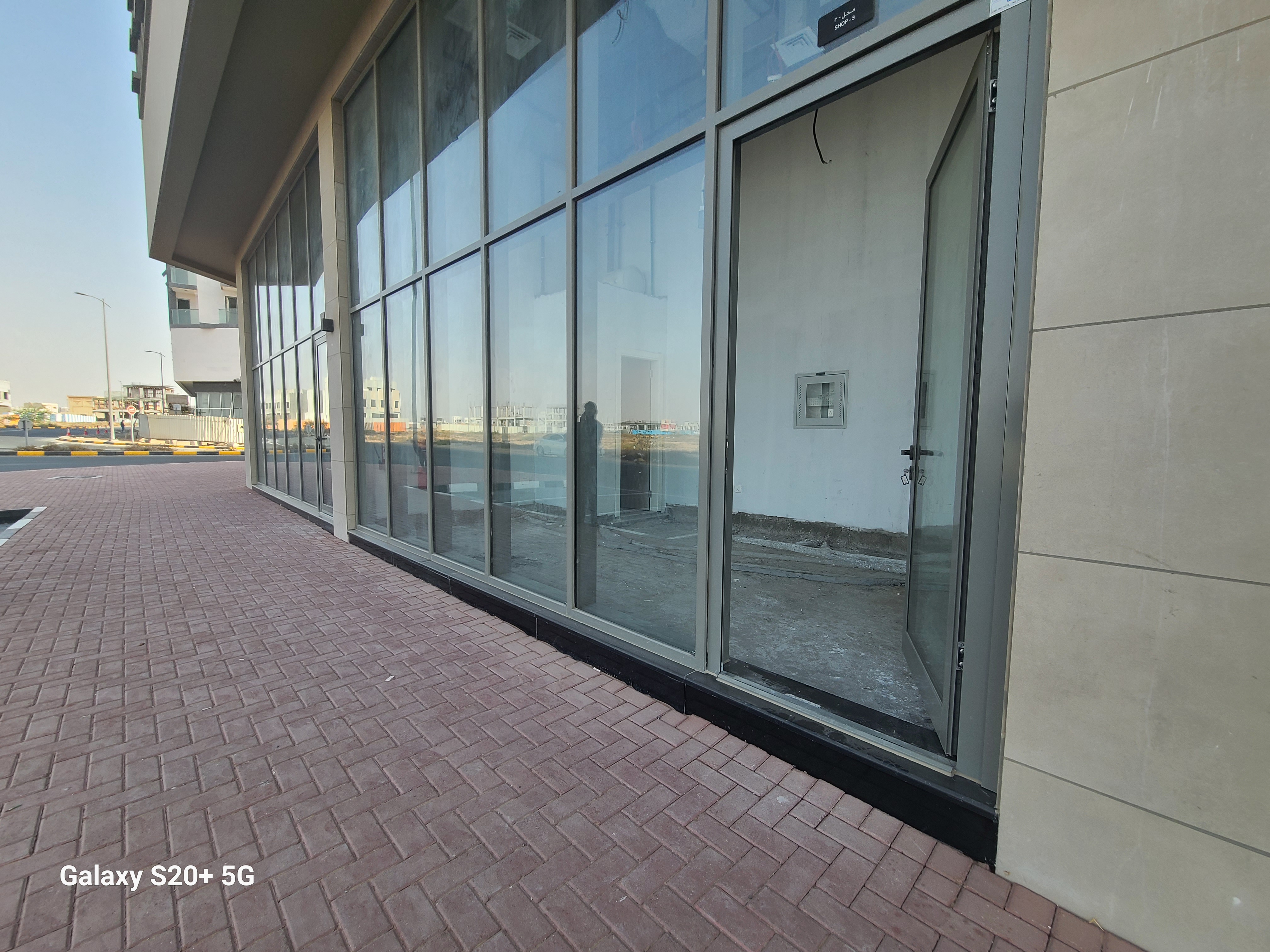 Shop avaliable for rent tilal city area sharjah