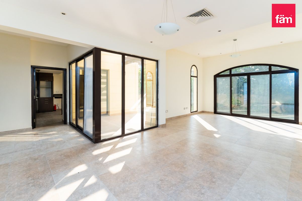 3800 sqft BUA | Single Row | Prime Corner Unit
