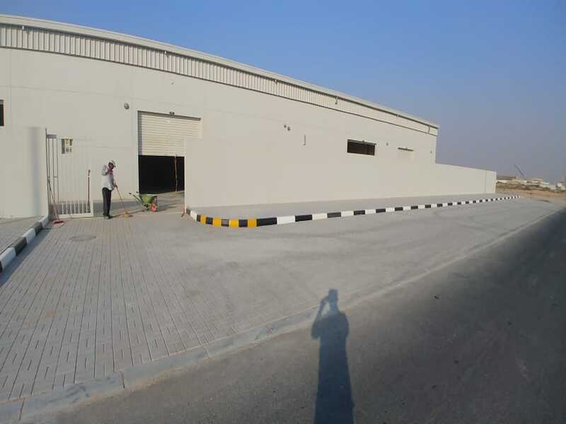 Warehouse for sale in Al-Sajaa area, Old Al-Hunaidat district, Block 4; land area: 32,879 square feet.