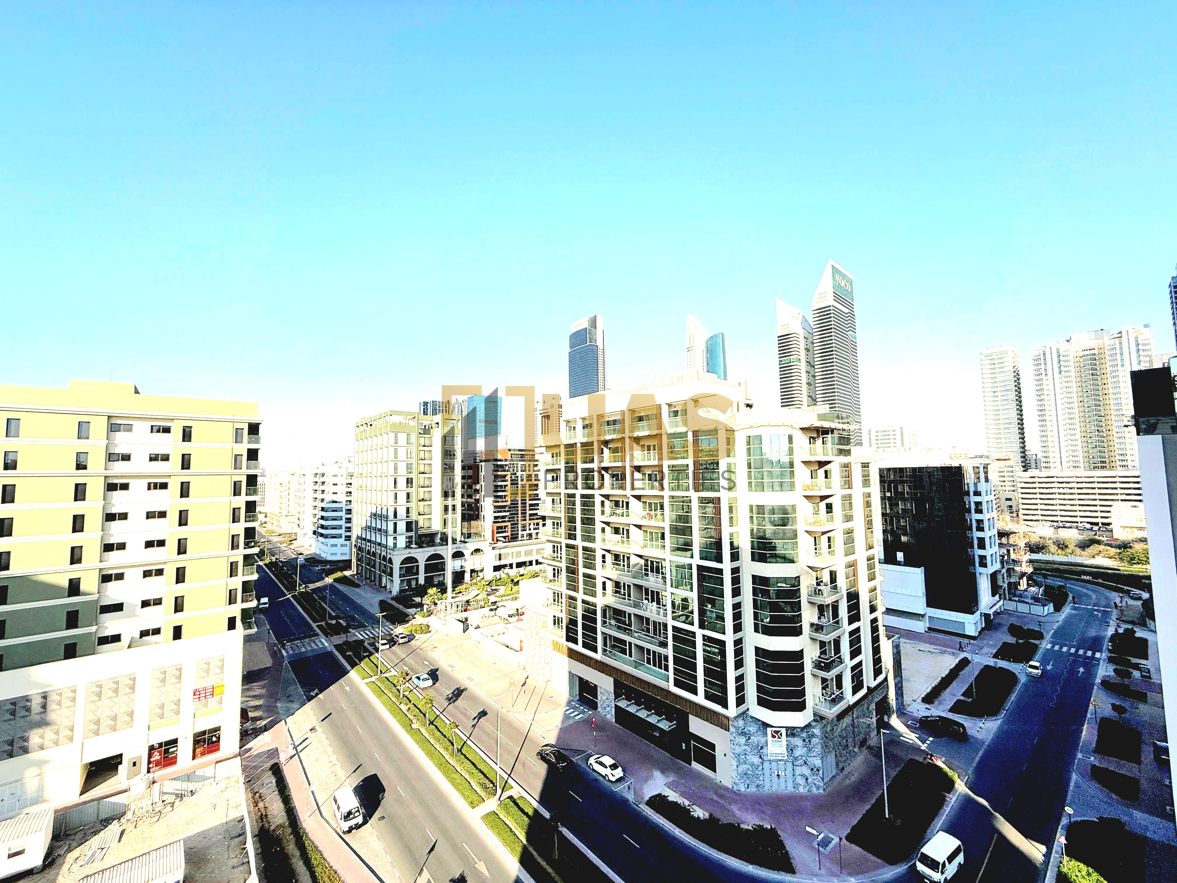 Luxury apartment Prime location with gym and pool