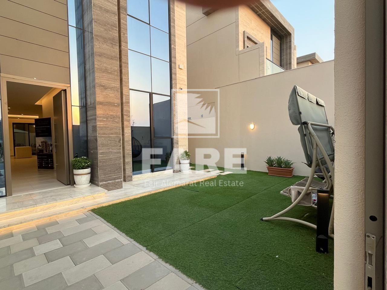 For sale, a luxurious 7-bedroom villa with a swimming pool in Sharjah Hills City.
