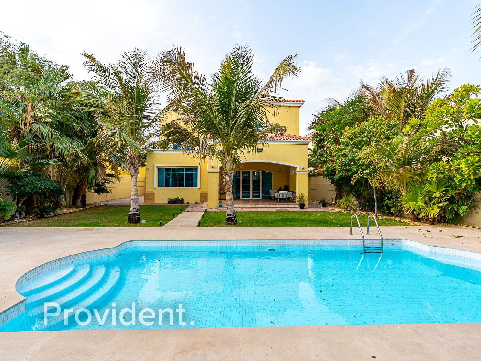 Exclusive | Renovated | Vacant | Lake View