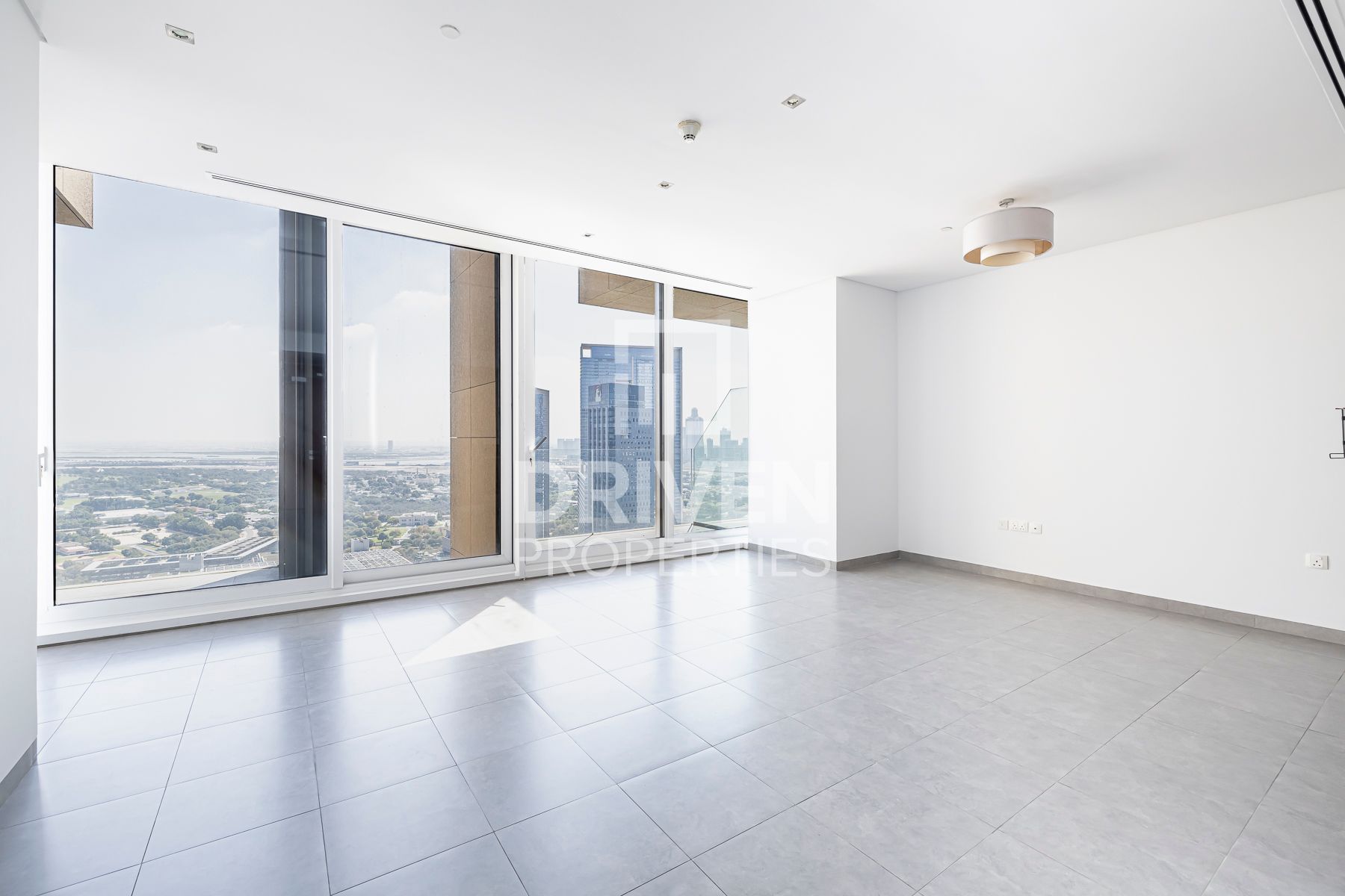 On high-floor Apt | Vacant | High Floor