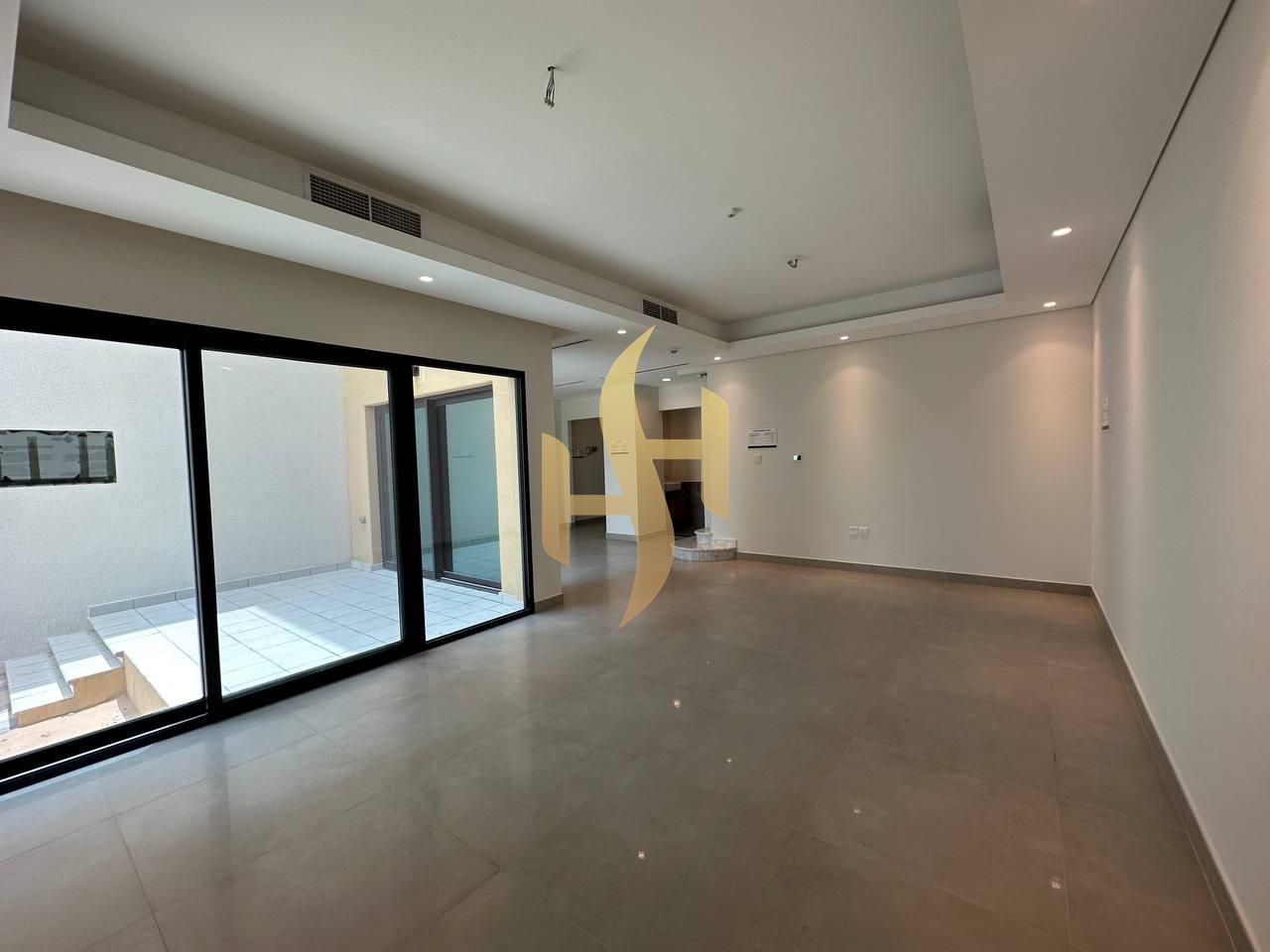 READY TO MOVE / 3 BEDROOM / SPACIOUS VILLA