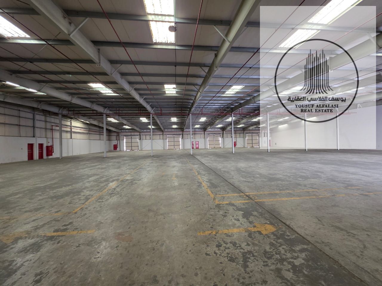 New Warehouse for Annual Lease - First Occupant A unique opportunity for companies and investors is now available for annual lease. This spacious 4