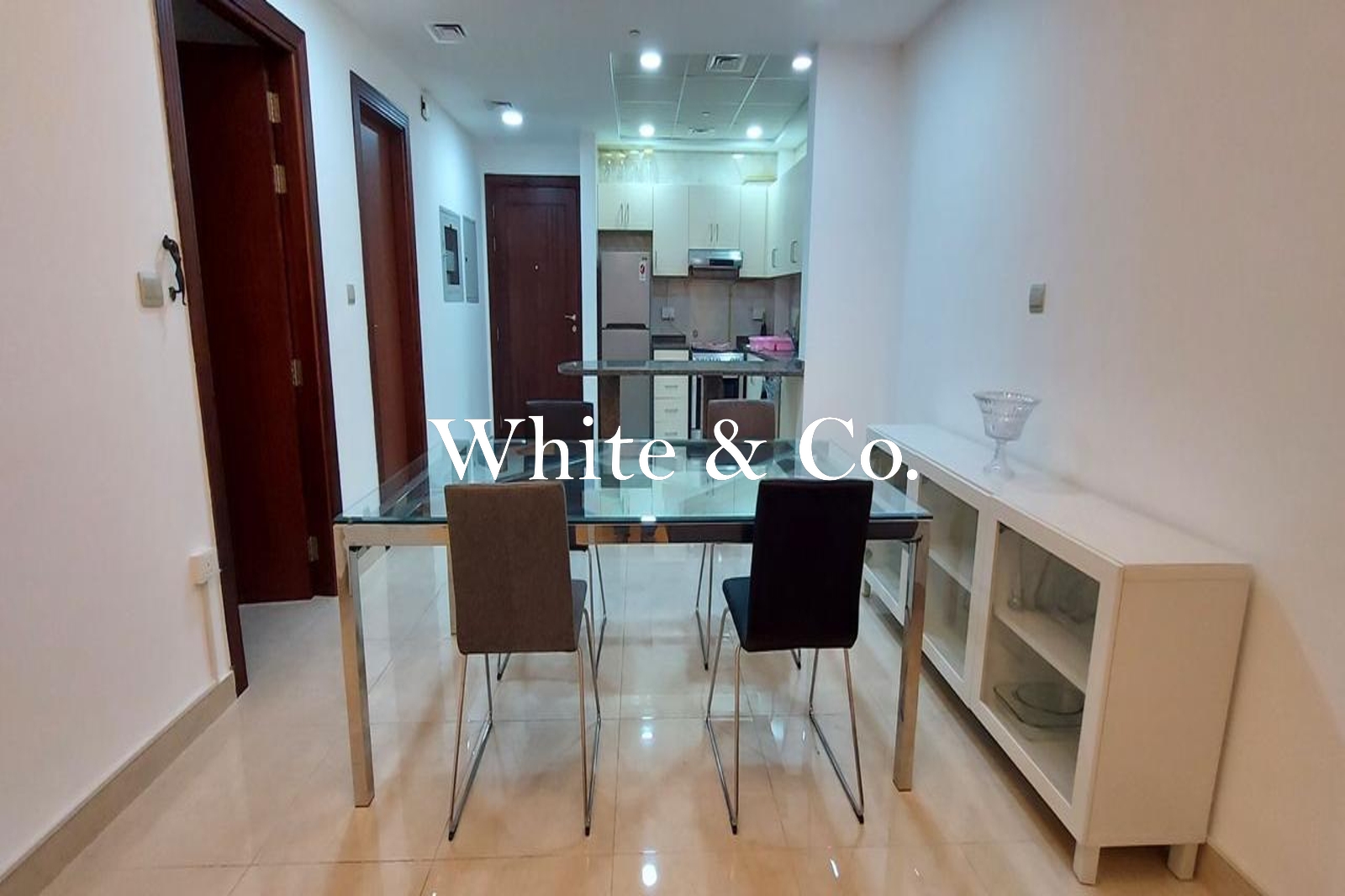 Spacious | Open Plan |Convenient Location
