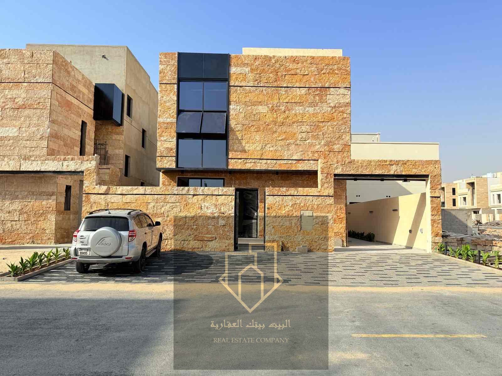 --- A luxurious 6-bedroom villa with two floors and a roof in the Bahia area. Freehold, including registration fees and no down payment. A golden opportunity to own a luxurious villa that combines luxury and comfort, with an elegant interior design an