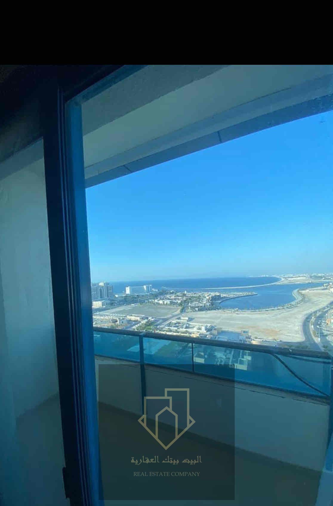 Available for annual rent in Ajman A very upscale tower with a sea view Three rooms A very large hall 4 bathrooms And closets in the wall Master rooms At a price of 6 installments, cash Also among the advantages Free air condi