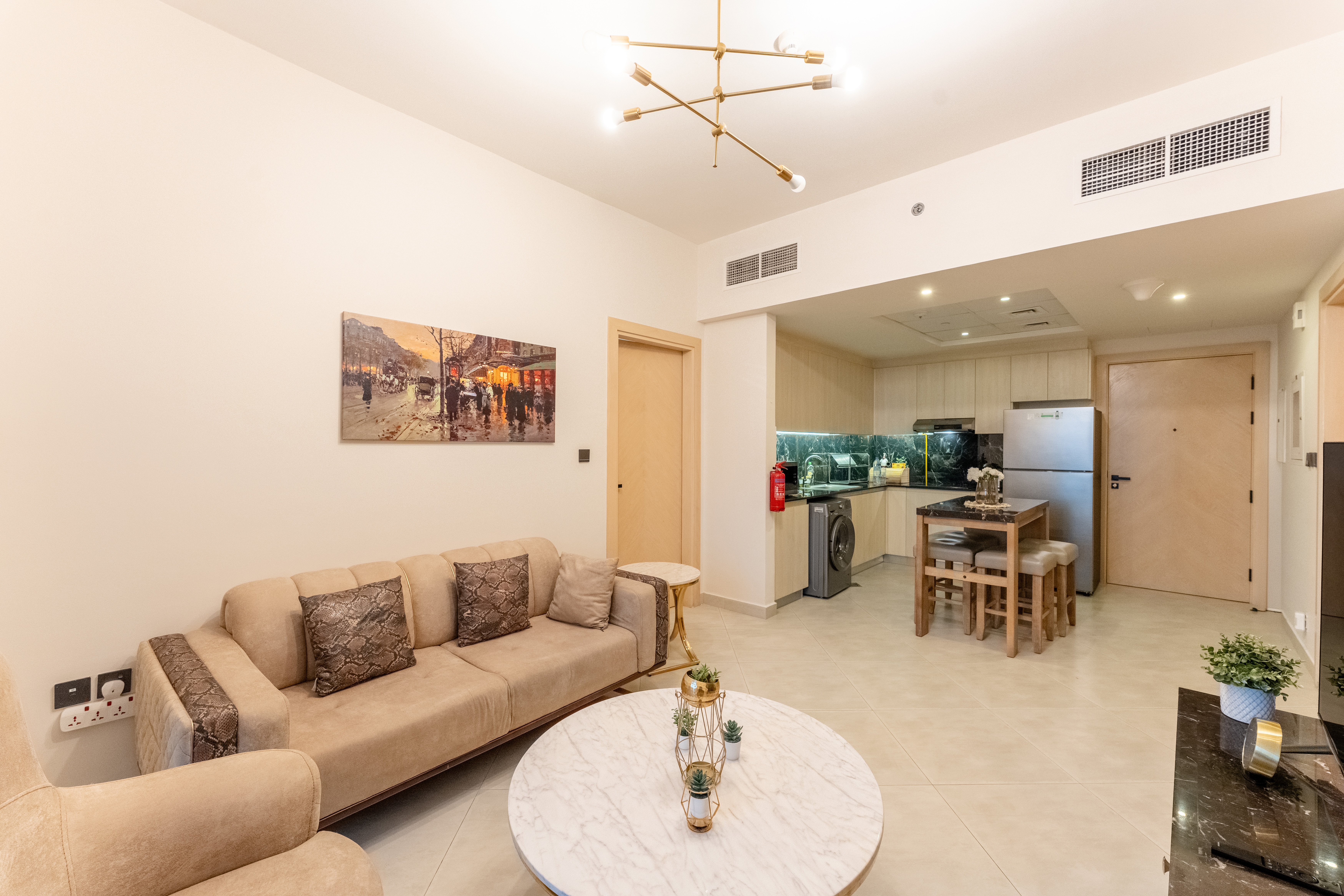 Cosy 2 Bed Apartment in Binghatti Avenue