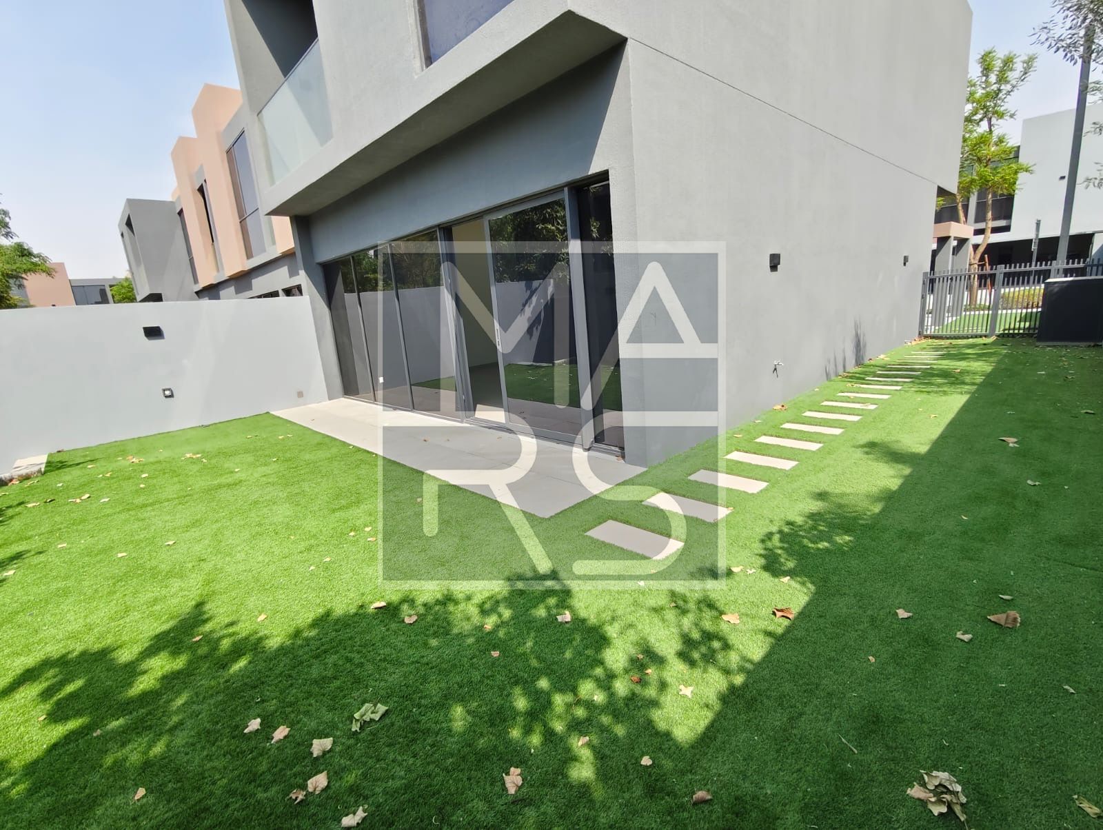 Luxury 3 bedroom townhouse available in Robinia for rent just in 145k