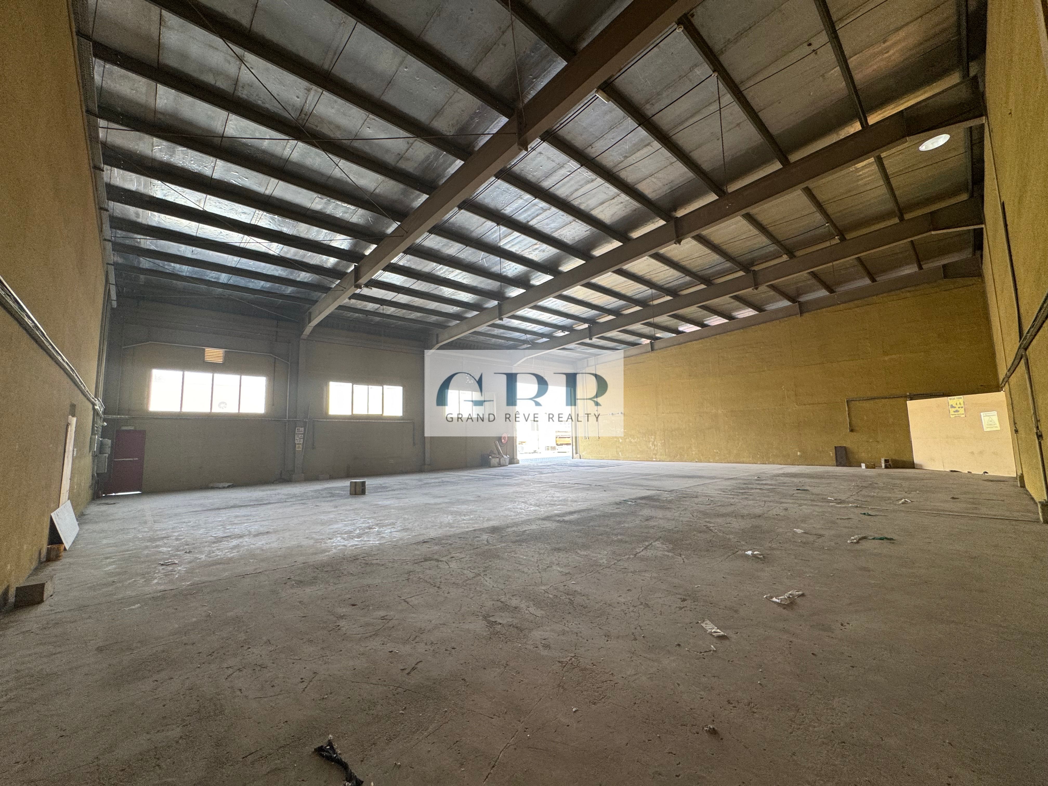 Industrial warehouse for rent DIC
