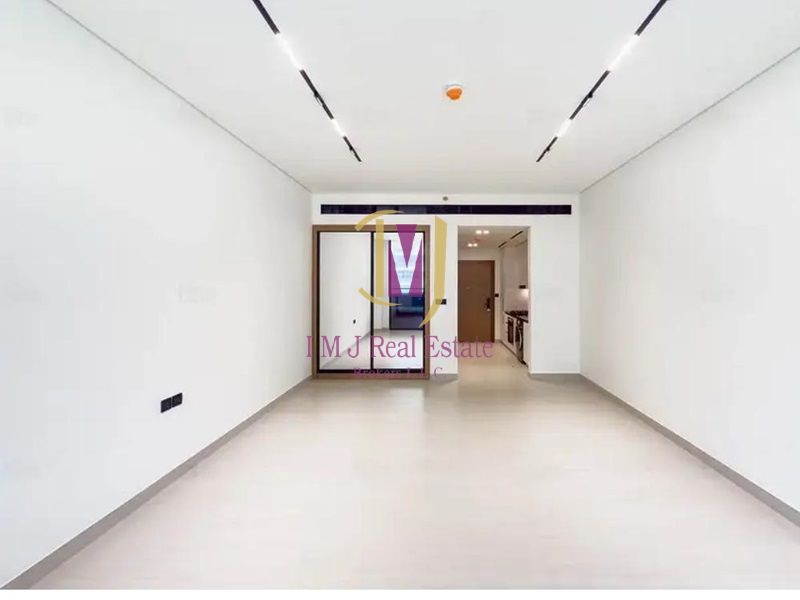 Studio | Unfurnished | Low Floor | Canal View