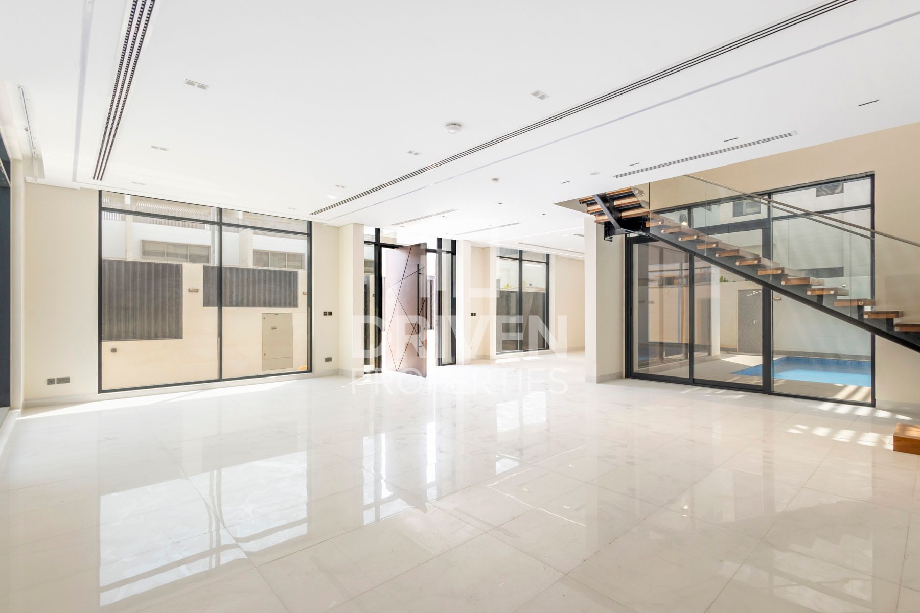 Custom Built Luxury Villa | Modern and Exclusive