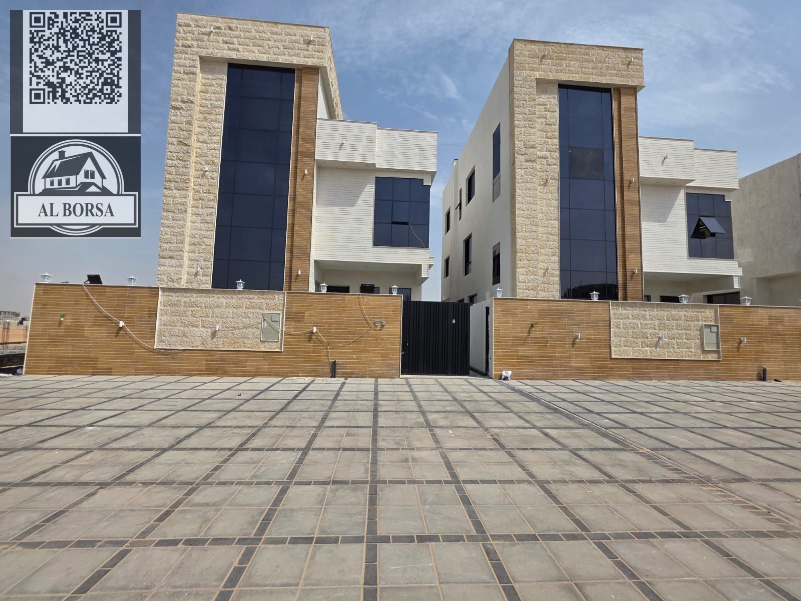 For sale, a two-story villa with a roof in the Al-Helio area. The villa consists of five rooms, a living room, and a hall.