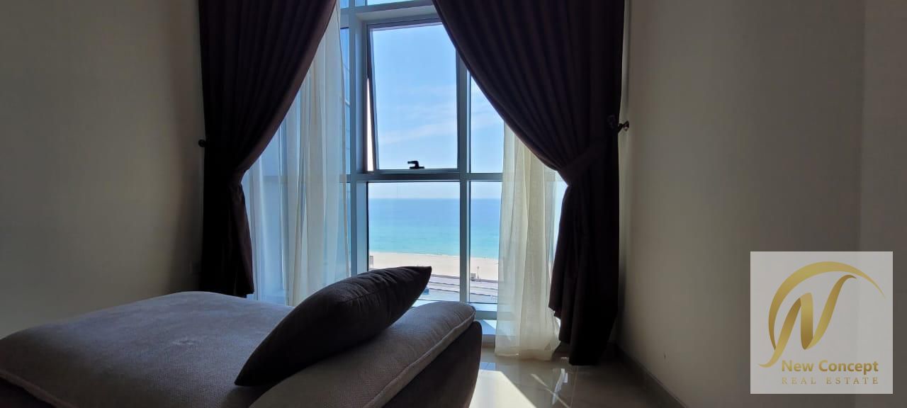 Luxurious One-Bedroom Apartment for Sale in Corniche Residence Towers - Stunning View and Prime Location!