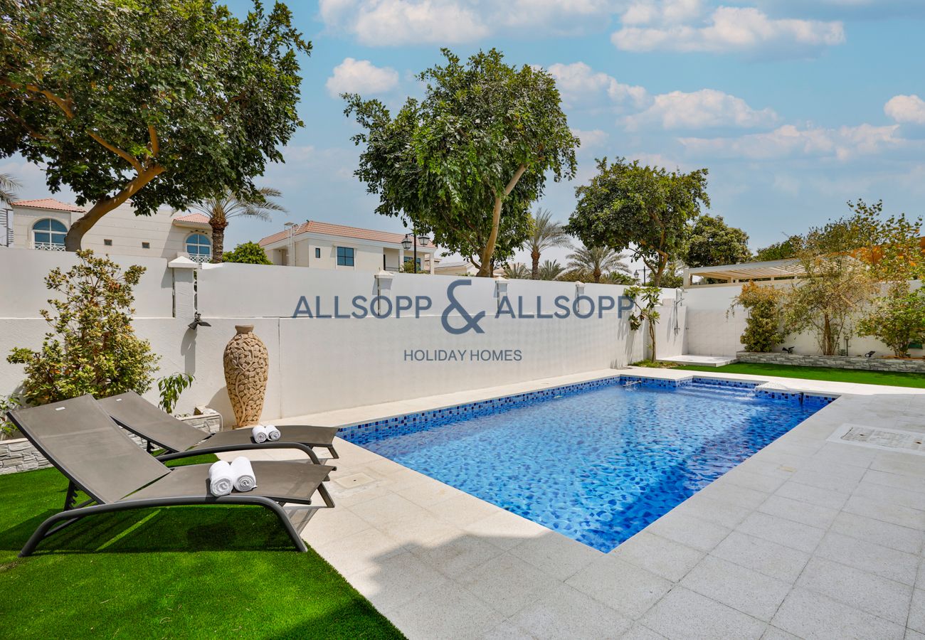 Tranquil 5br Villa with Pool