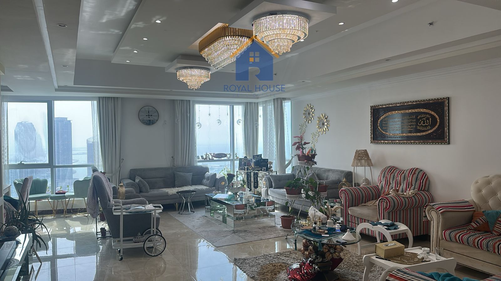 Three rooms and a hall, a distinctive tower at a competitive price