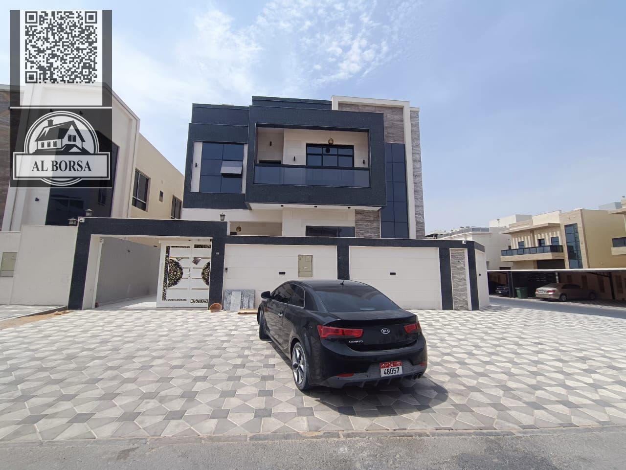 Villa for sale in Al Yasmine, corner villa, consisting of 6 rooms, a living room, a maid's room, and air conditioners