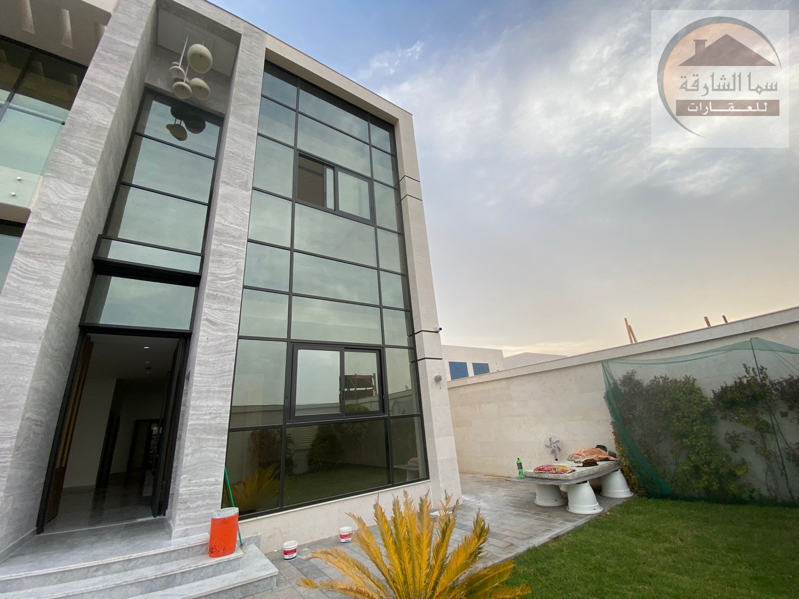 A 6,500-square-foot villa in Al-Hawshi, in a prime location in front of the palaces and on 24th Street, with personalized finishes, for sale at a good