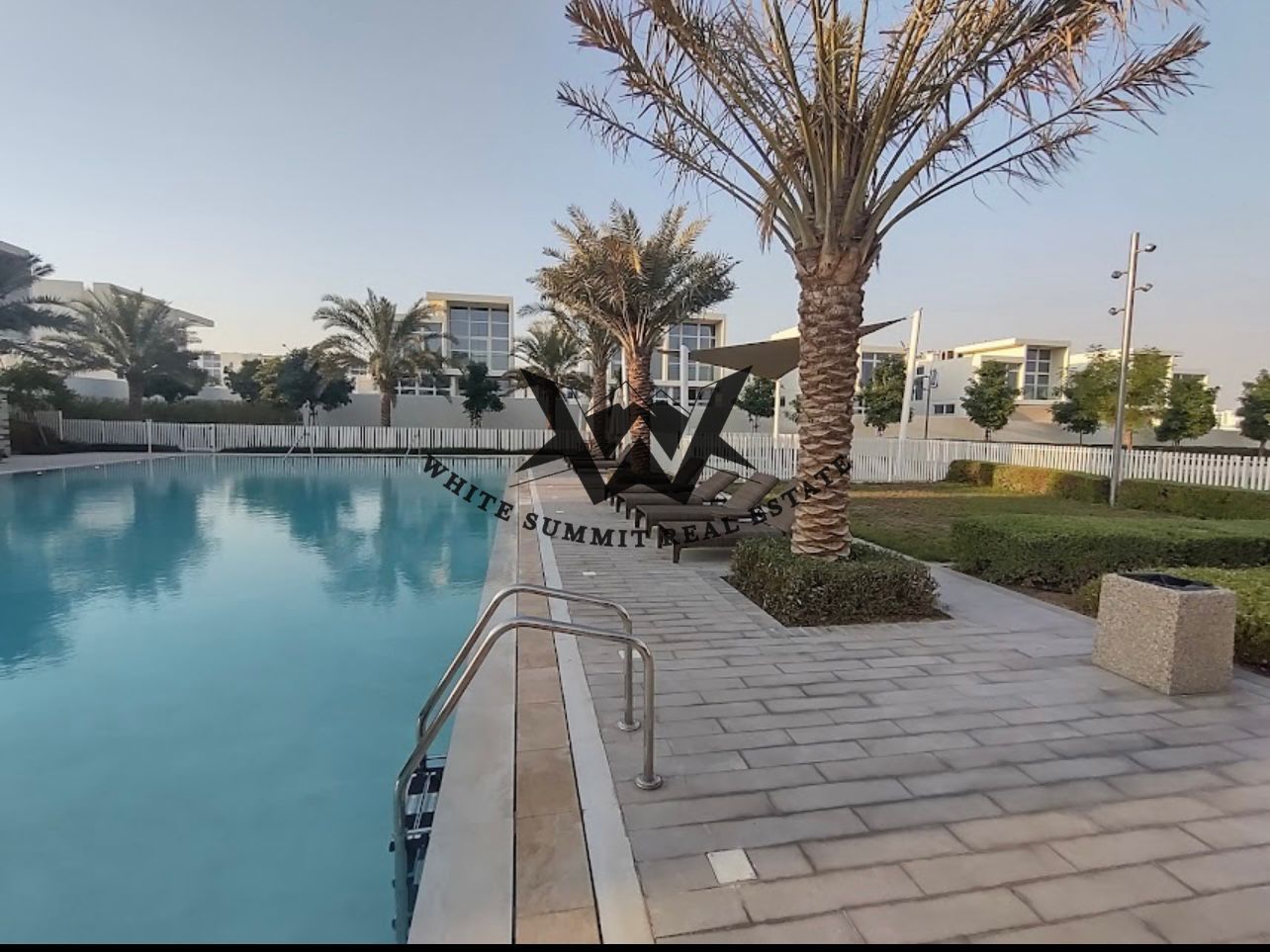 3BR Townhouse | Unfurnished | Victoria