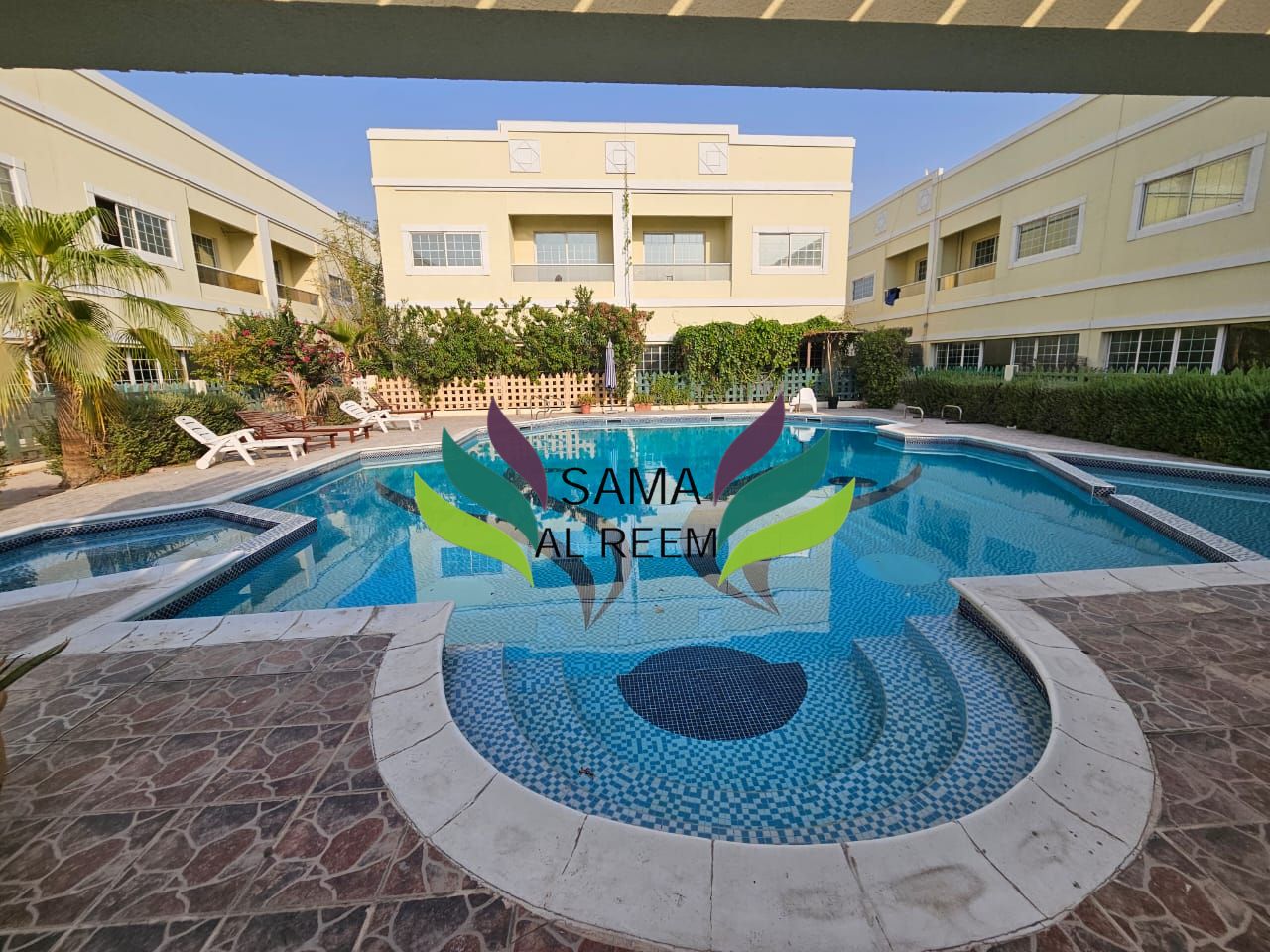 4 BR Compound villa with Facilities | Jumeirah 1