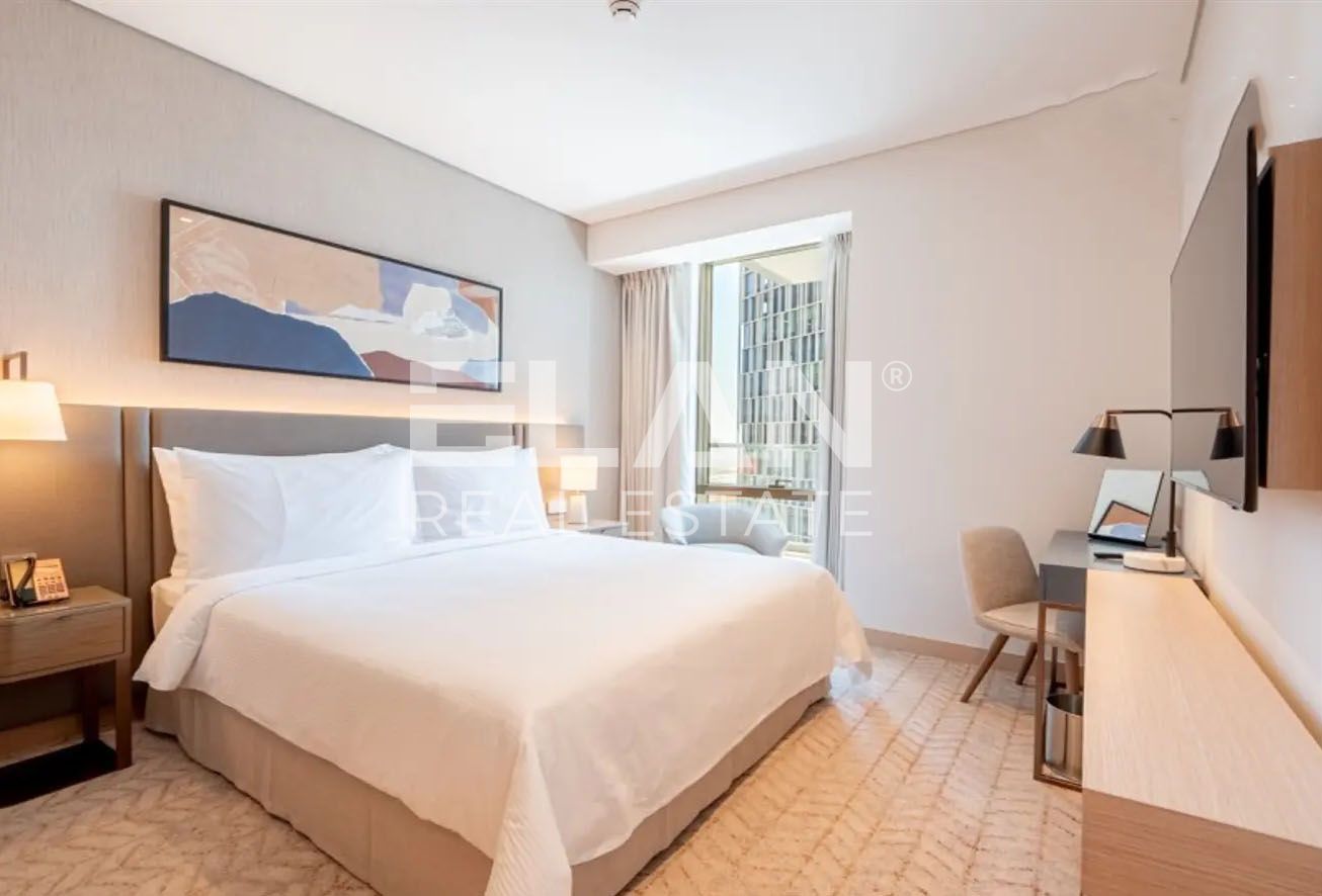 Modern 1 BDR | Top Floor | Fully Furnished