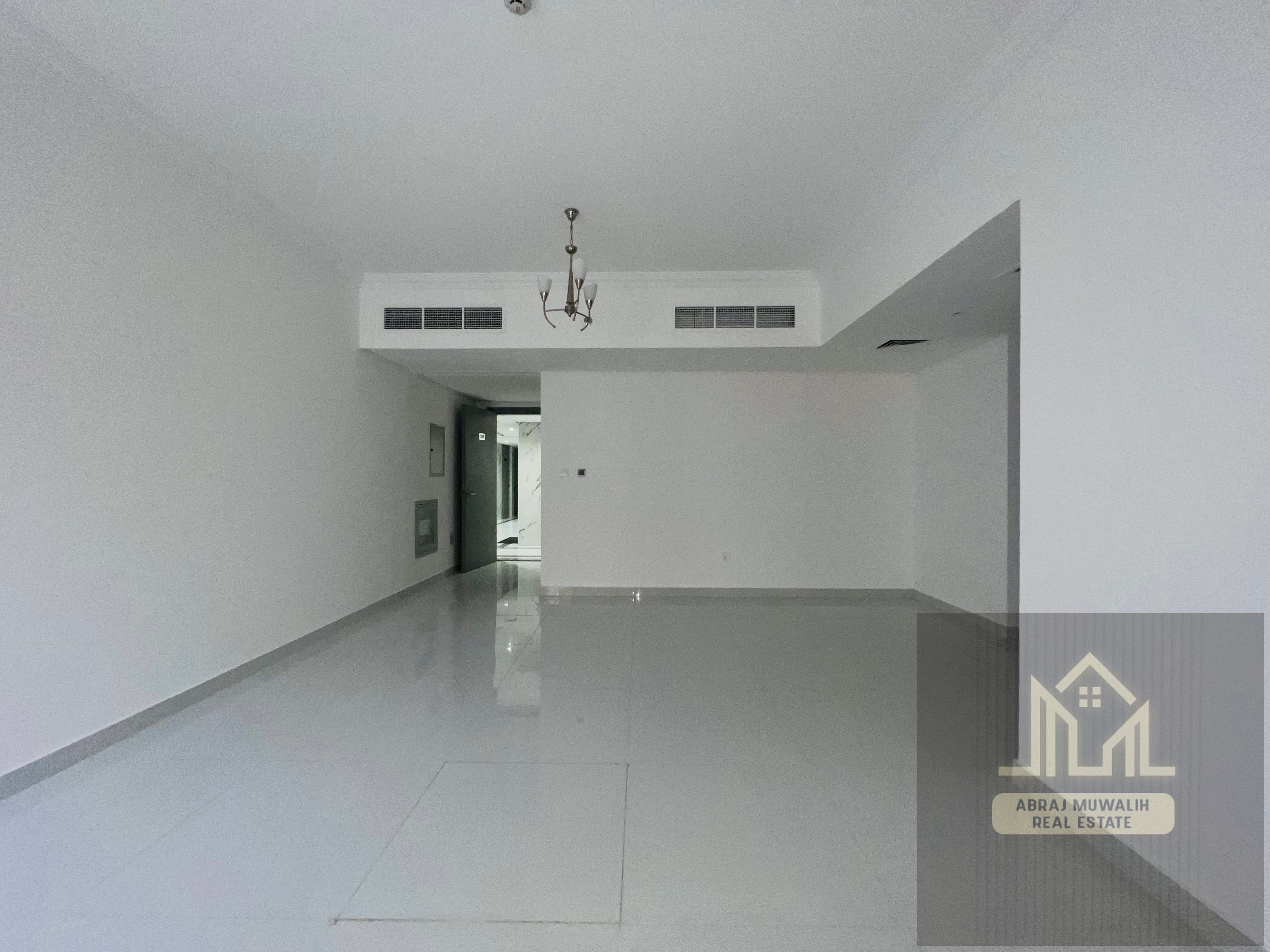BRAND NEW\\ 45 DAYS FREE\\ 3 WASHROOM \\ BIG BALCONY \\ SCHOOL ZONE