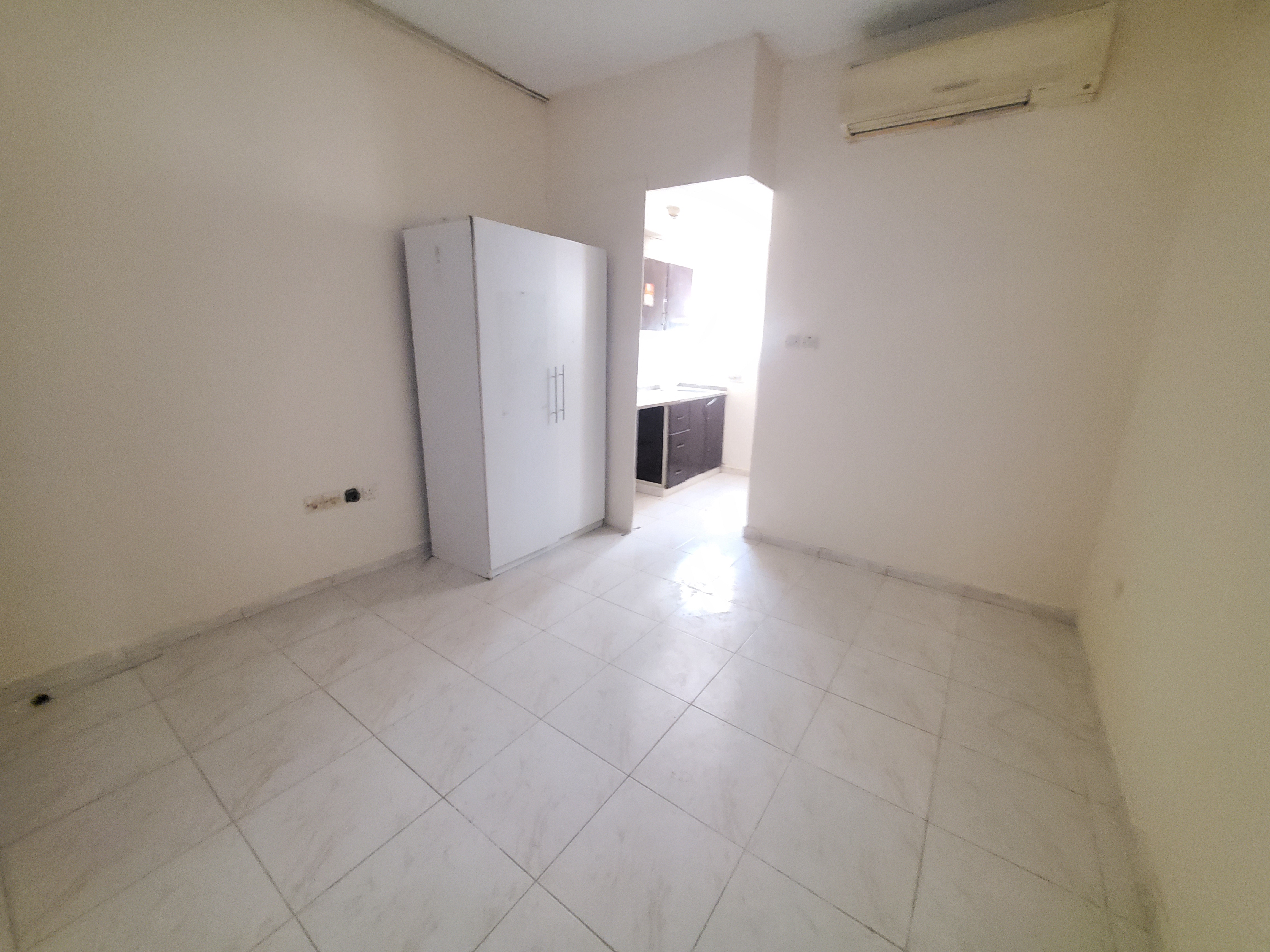 Lavish studio good building ner chanai muwailah sharjah