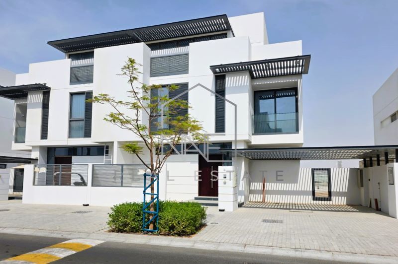 5 Bedrooms, Seafront, Semi Detached, Ready to move in