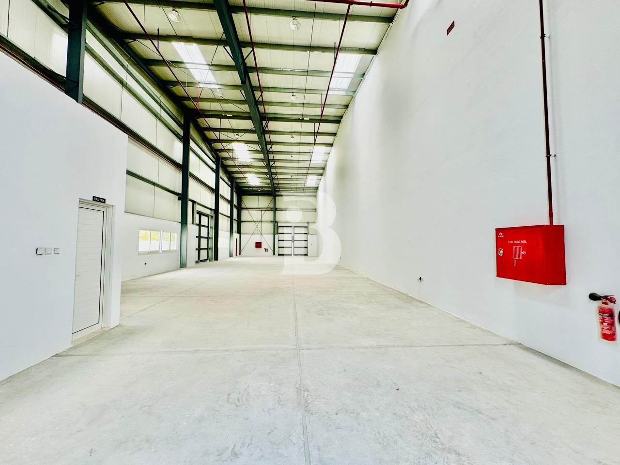 OPEN LAYOUT | LOADING BAY | STORAGE ONLY