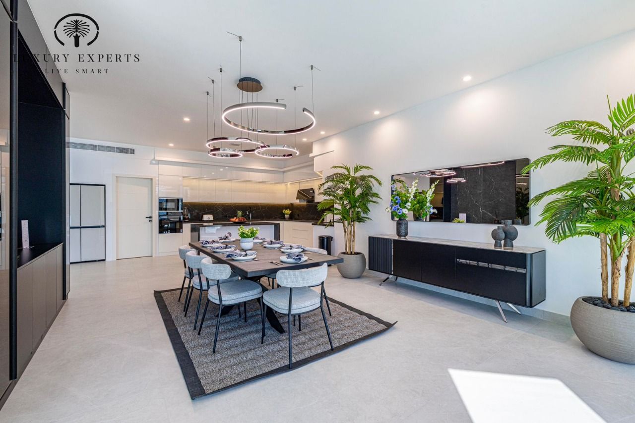 Fully Renovated 5BR Villa | Private Beach |