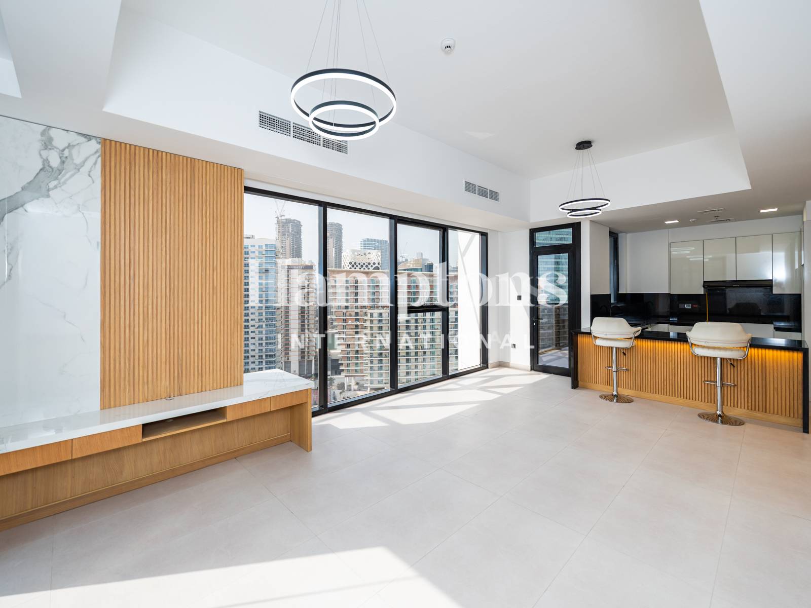 Stunning 3-Bed | Prime BB Living