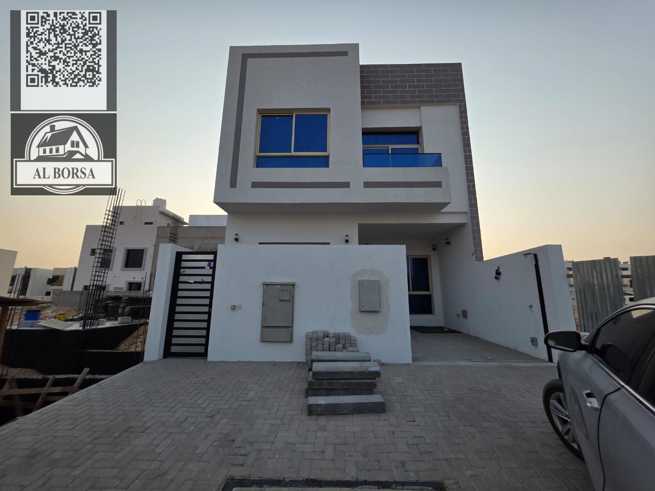 For rent a villa in Al-Haliw consisting of 6 rooms with a majlis and a hall